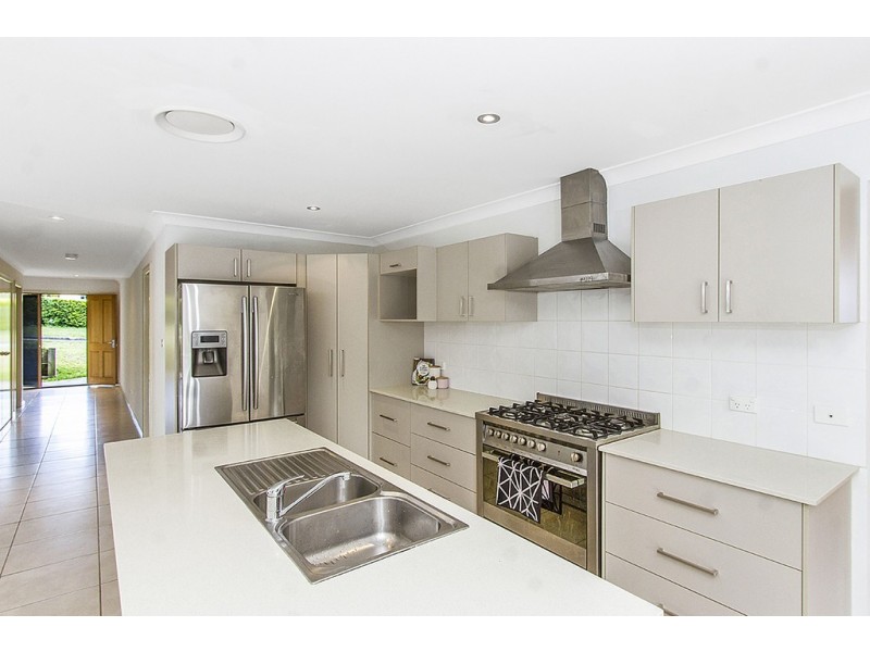 77 Deane Street, Narara NSW 2250