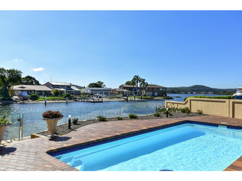 17 Long Arm Parade, St Huberts Island NSW 2257