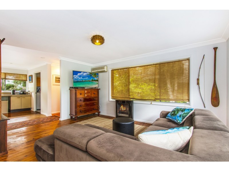 40 Cabbage Tree Avenue, Avoca Beach NSW 2251