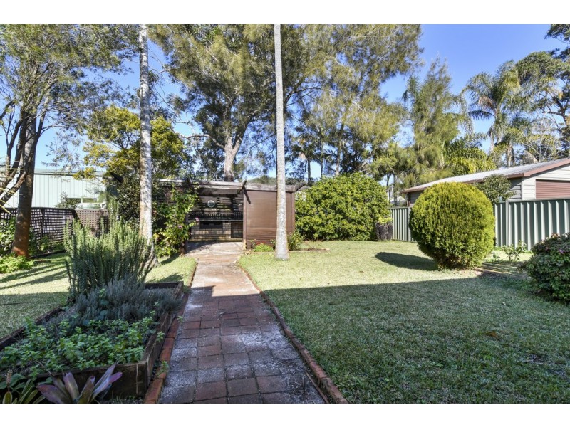 7 Boongala Avenue, Empire Bay NSW 2257