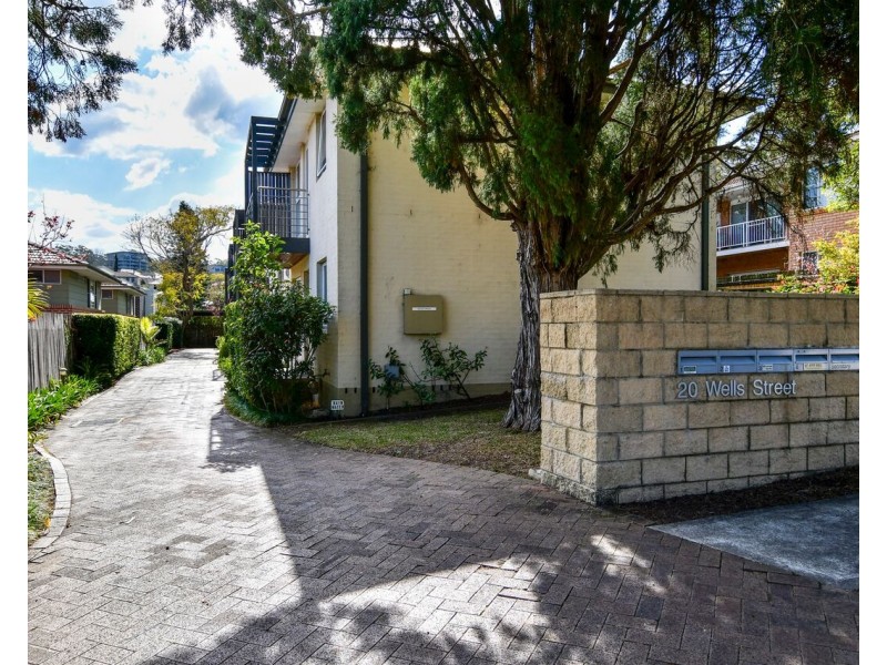 2/20 Wells Street, East Gosford NSW 2250