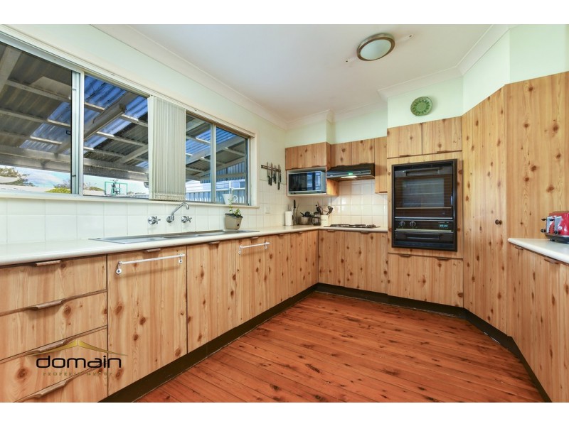 35 Boronia Avenue, Woy Woy NSW 2256