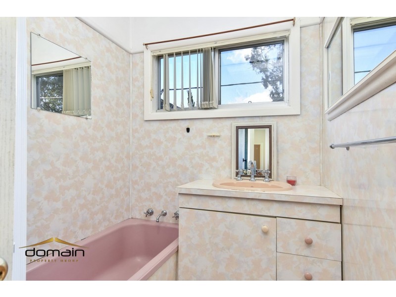 35 Boronia Avenue, Woy Woy NSW 2256