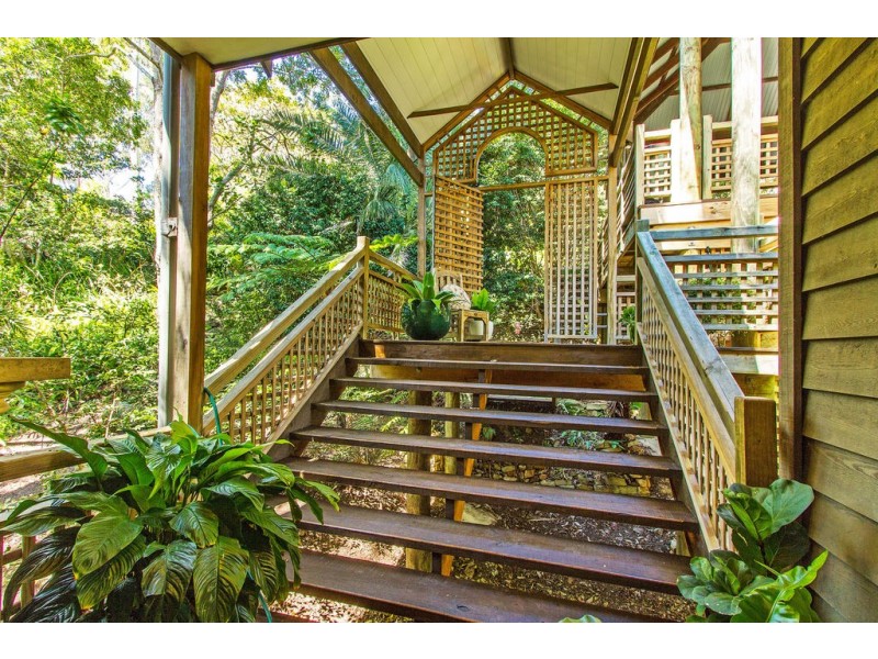 26 Fairscene Crescent, Avoca Beach NSW 2251