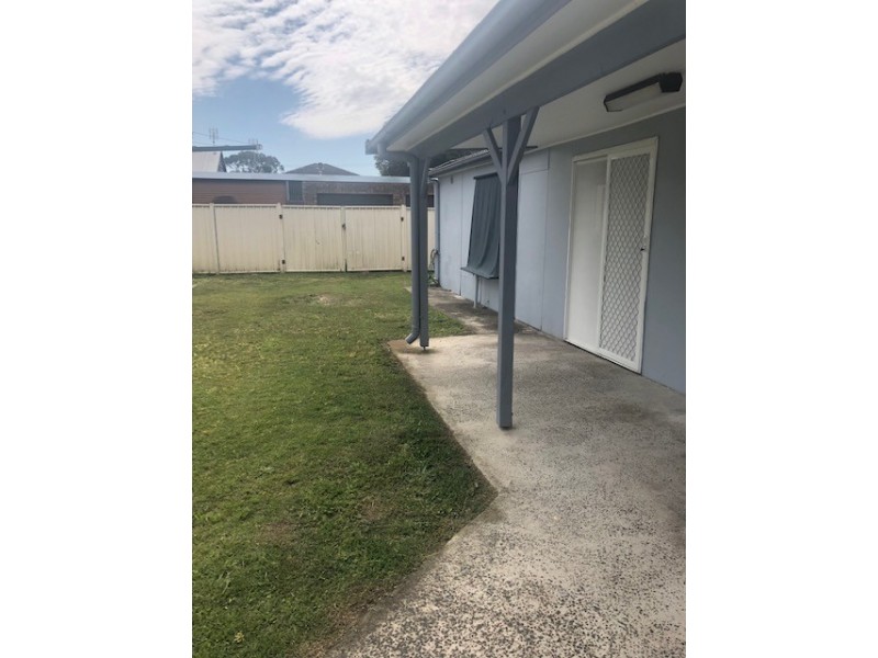 1/35 Dunalban Aveunue, Woy Woy NSW 2256