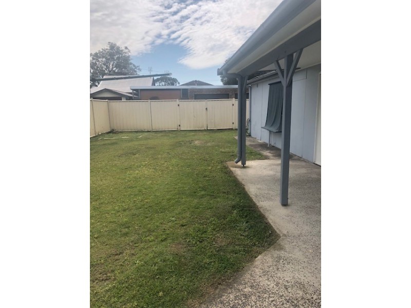 1/35 Dunalban Aveunue, Woy Woy NSW 2256