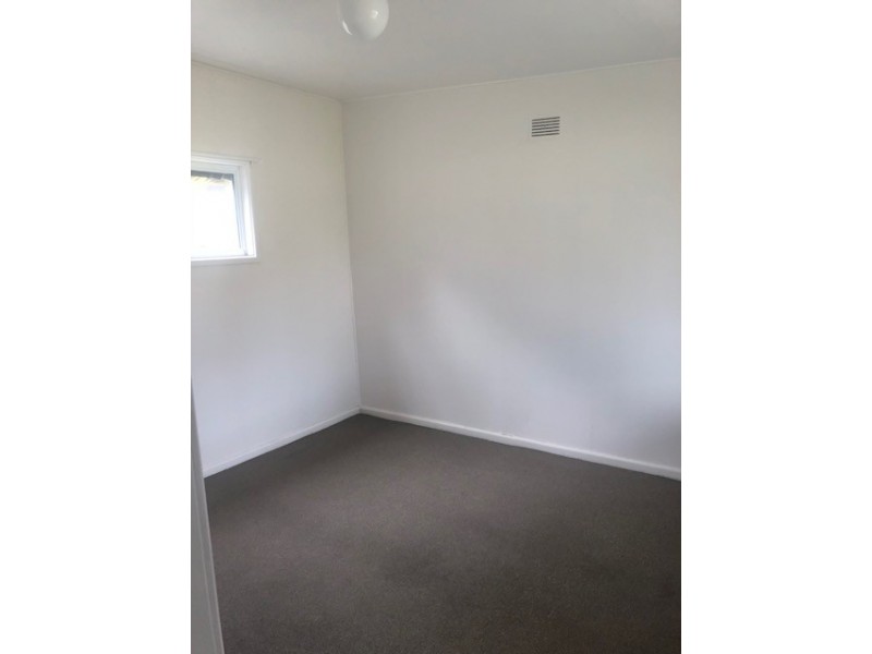 1/35 Dunalban Aveunue, Woy Woy NSW 2256