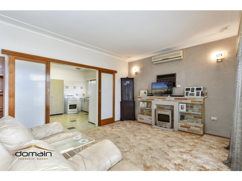 25 Robin Crescent, Woy Woy NSW 2256