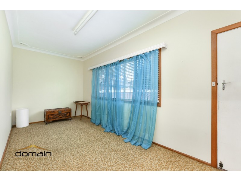 25 Robin Crescent, Woy Woy NSW 2256