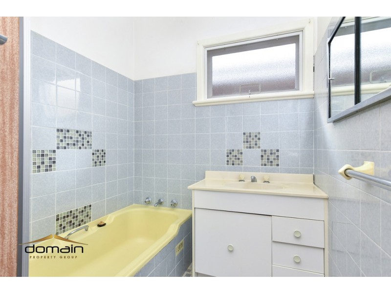 25 Robin Crescent, Woy Woy NSW 2256