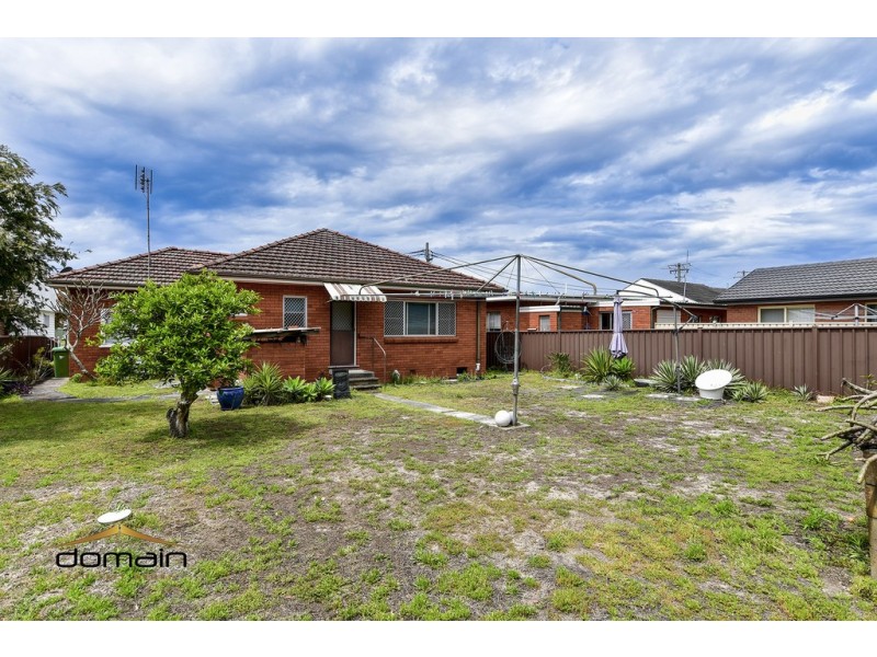 25 Robin Crescent, Woy Woy NSW 2256