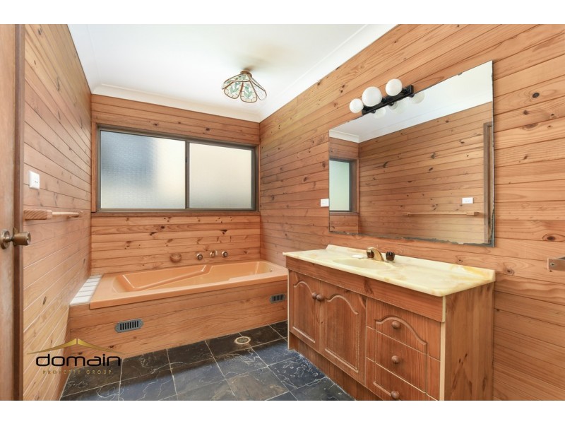 10 Kateena Avenue, Tascott NSW 2250