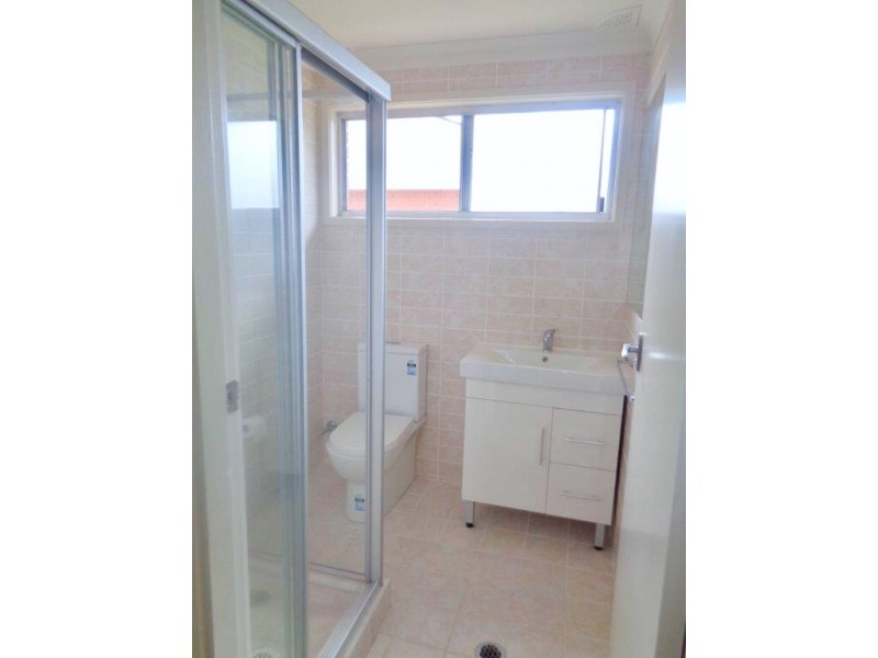 2/24 Waratah Avenue, Woy Woy NSW 2256