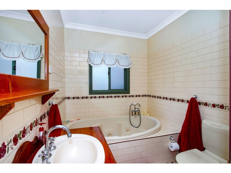 152 Broadwater Drive, Saratoga NSW 2251