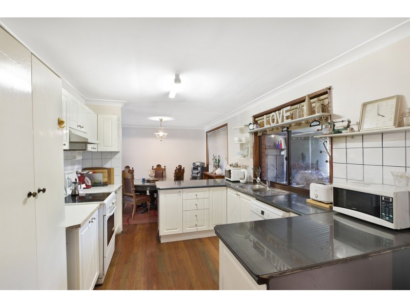 581 Pacific Highway, Wadalba NSW 2259