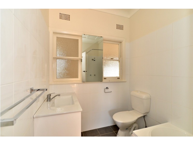 194 Memorial Ave, Ettalong Beach NSW 2257