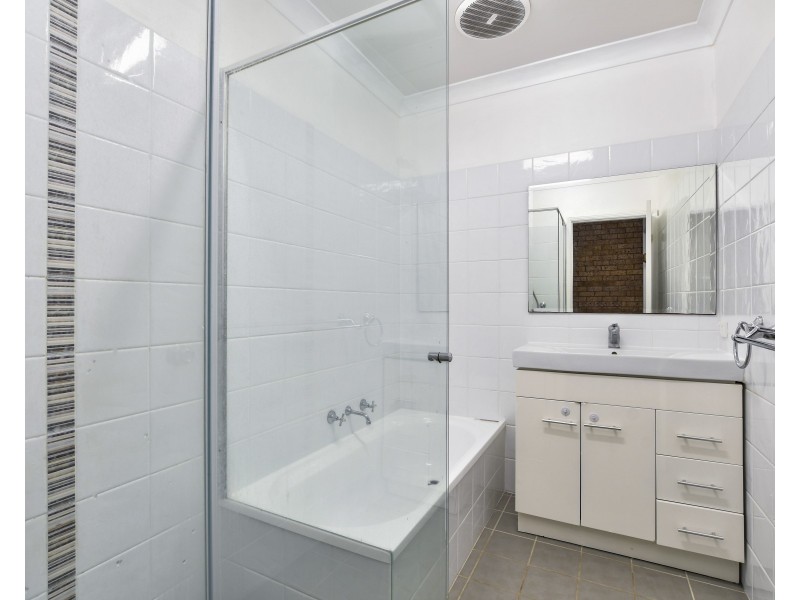 2/44-46 Pratley Street, Woy Woy NSW 2256