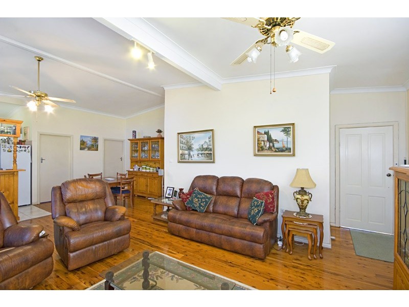 28 Paton Street, Woy Woy NSW 2256