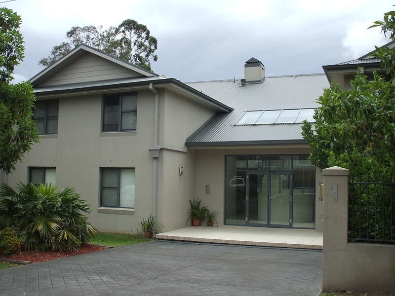2/1 Creighton Lane, Point Frederick NSW 2250