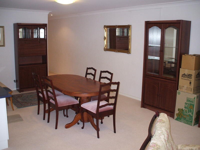 2/1 Creighton Lane, Point Frederick NSW 2250