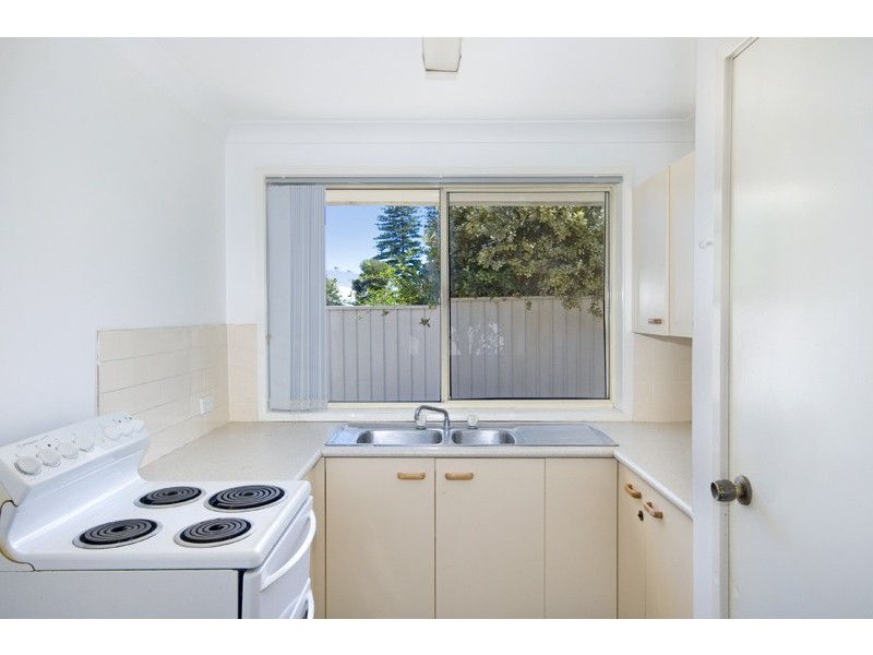 1/66a Ocean Beach Rd, Woy Woy NSW 2256