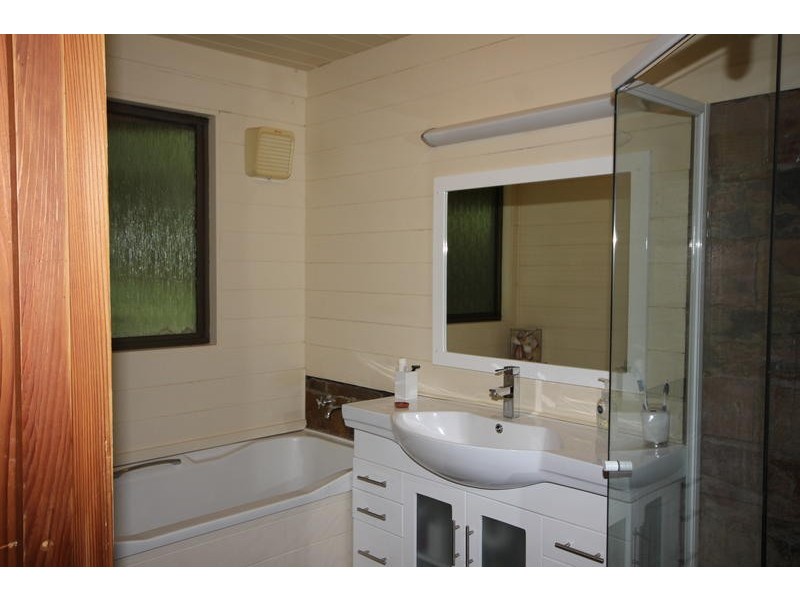 13 Kateena Avenue, Tascott NSW 2250