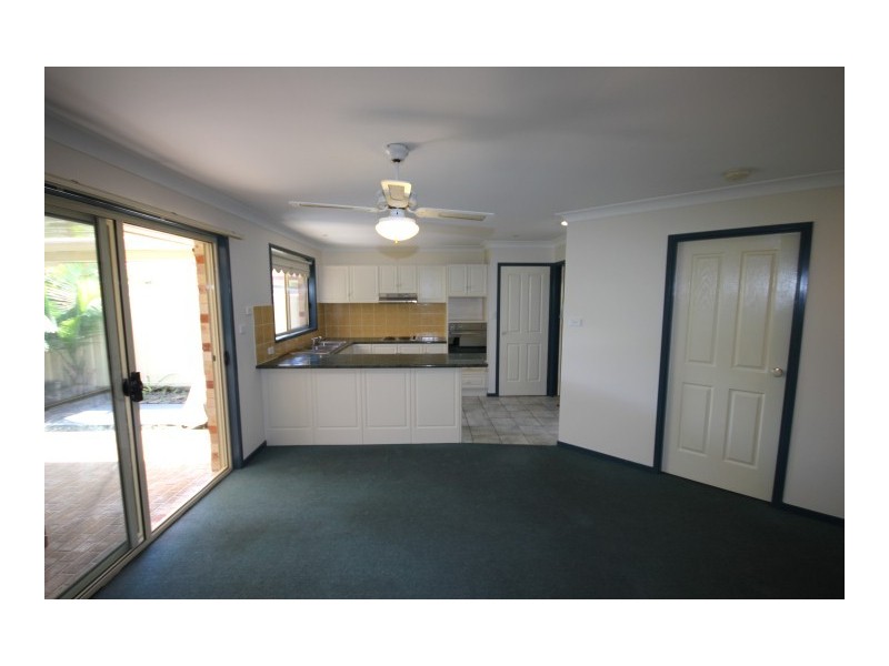 1/10 Warrigal Street, Blackwall NSW 2256