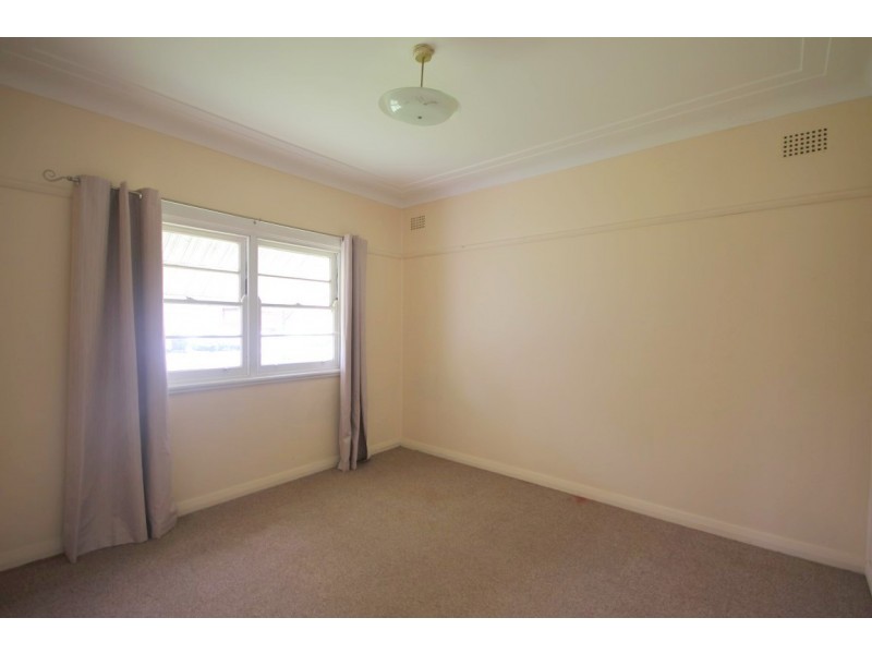 18 North Burge Road, Woy Woy NSW 2256