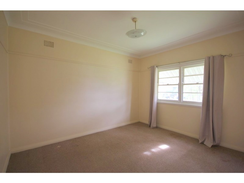 18 North Burge Road, Woy Woy NSW 2256