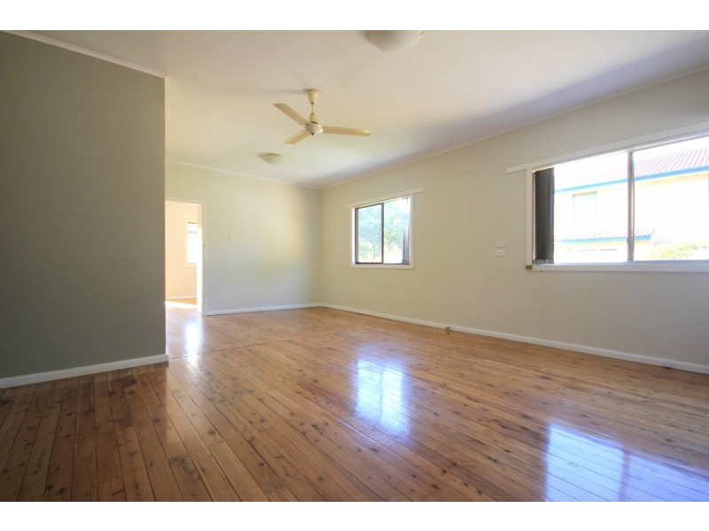 82 Railway Street, Woy Woy NSW 2256