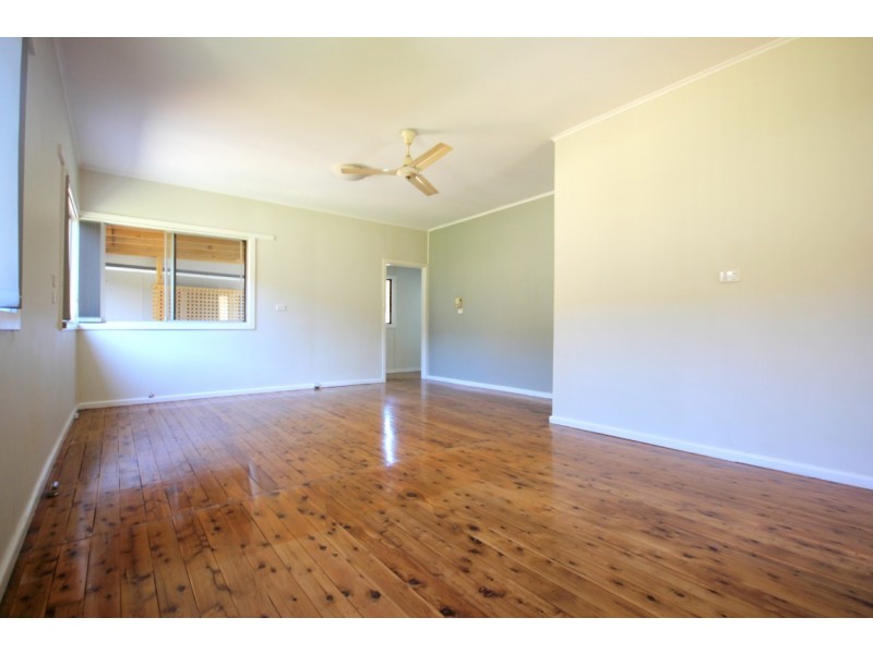 82 Railway Street, Woy Woy NSW 2256