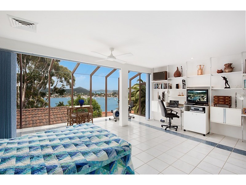 110 Daley Avenue, Daleys Point NSW 2257