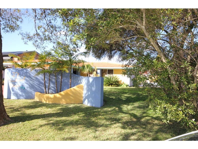 27 Nautilus Crescent, St Huberts Island NSW 2257