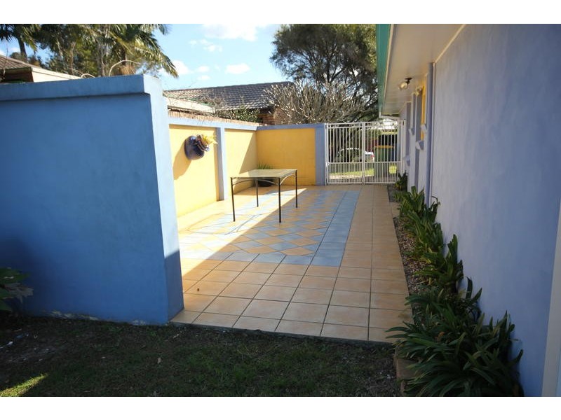 27 Nautilus Crescent, St Huberts Island NSW 2257