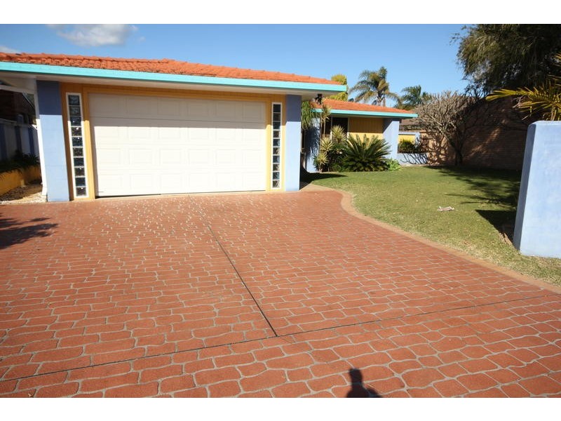 27 Nautilus Crescent, St Huberts Island NSW 2257
