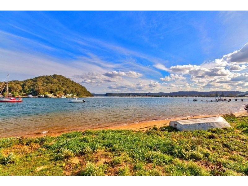384 Booker Bay Road, Booker Bay NSW 2257