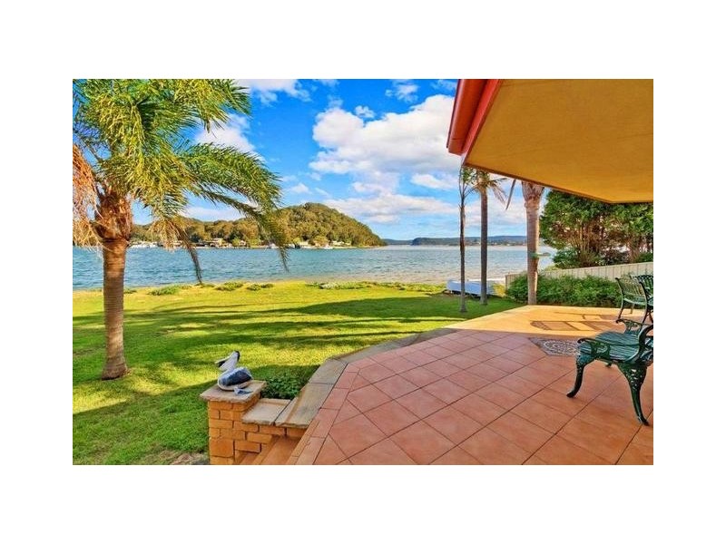 384 Booker Bay Road, Booker Bay NSW 2257