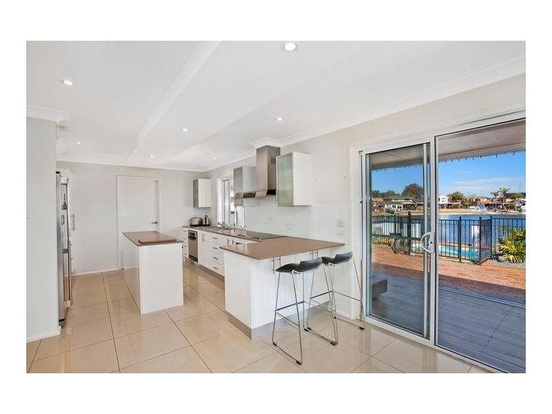 58 Helmsman Boulevarde, St Huberts Island NSW 2257