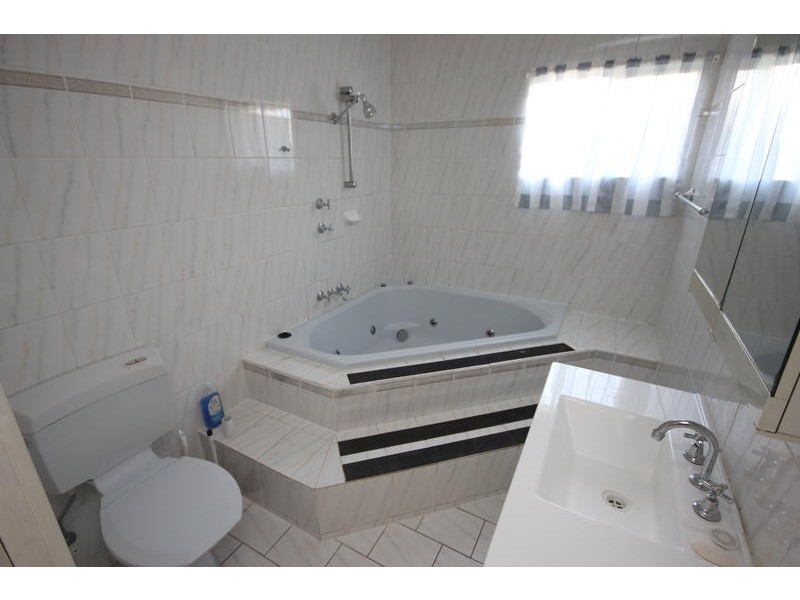 34 Boronia Ave, Woy Woy NSW 2256