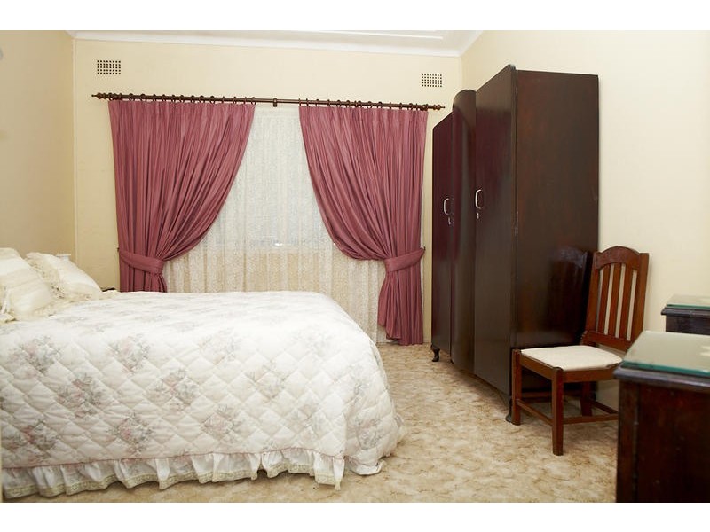 39 Florida Avenue, Woy Woy NSW 2256