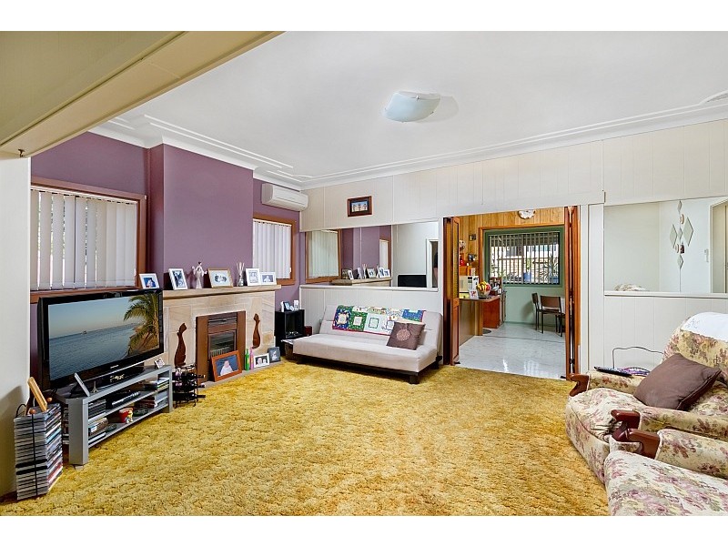 11 Thomas Street, Tascott NSW 2250