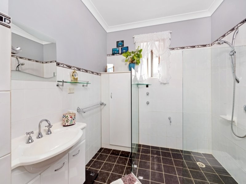 2 Bassan Street, Woy Woy Bay NSW 2256