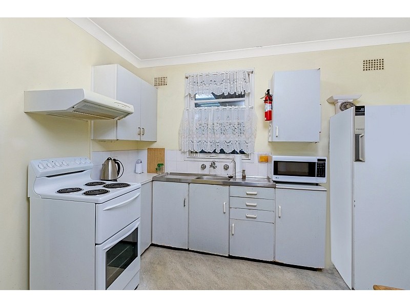 5 Macleay Avenue, Woy Woy NSW 2256