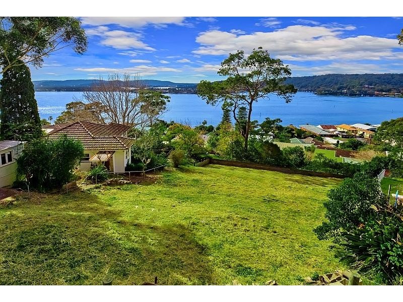 33 Bayview Crescent, Blackwall NSW 2256