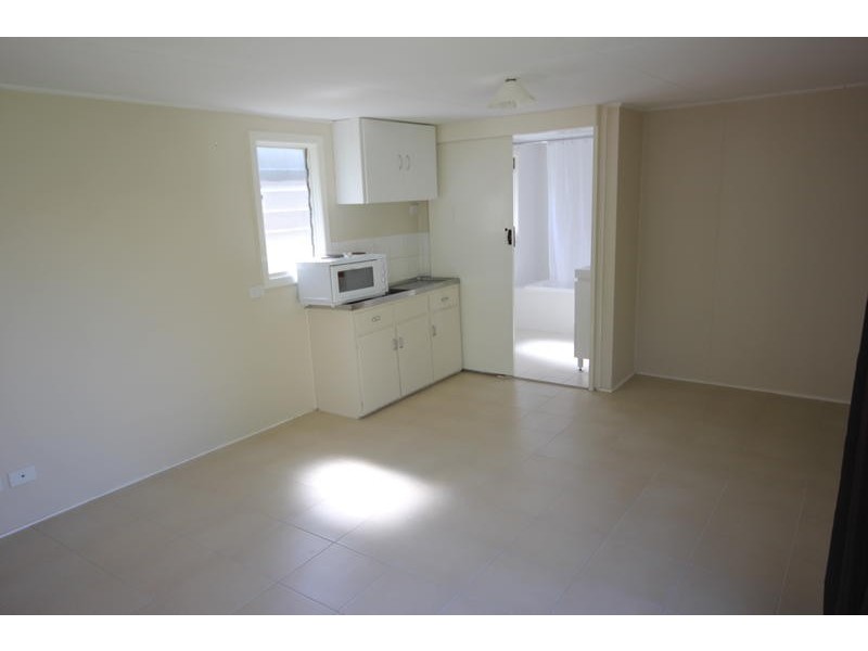 Cabin/75 Brisbane Water Drive, Point Clare NSW 2250