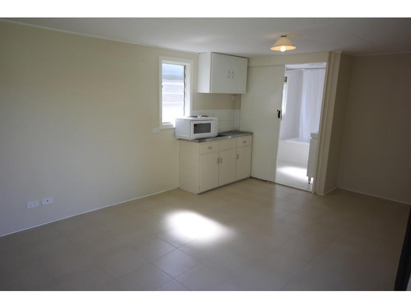 Cabin/75 Brisbane Water Drive, Point Clare NSW 2250