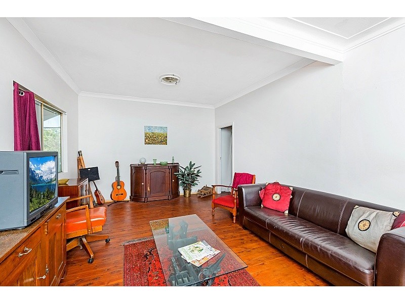 1 Angler Street, Woy Woy NSW 2256