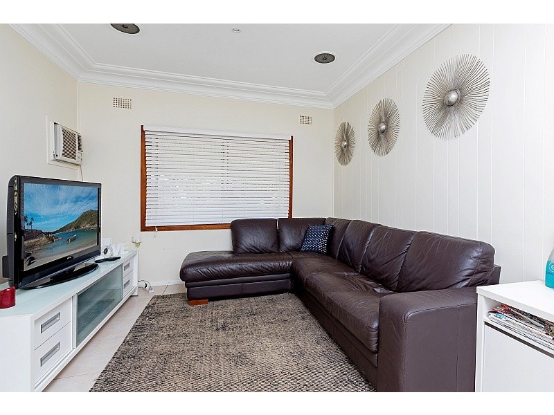 40 Dorothy Avenue, Woy Woy NSW 2256