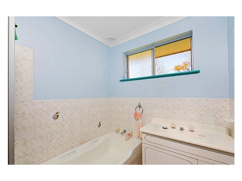 18 Norma Crescent, Woy Woy NSW 2256
