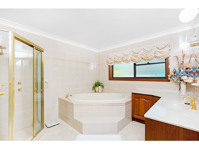 14 Awinya Close, Empire Bay NSW 2257